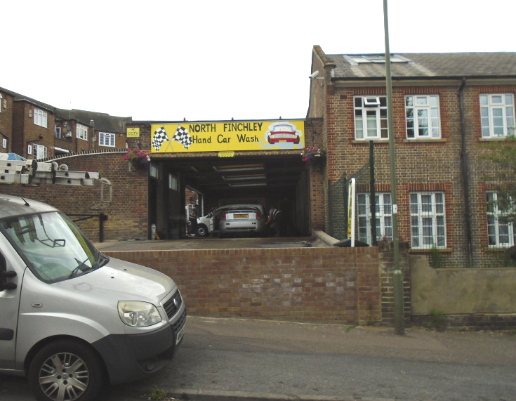 Lyndhurst Avenue