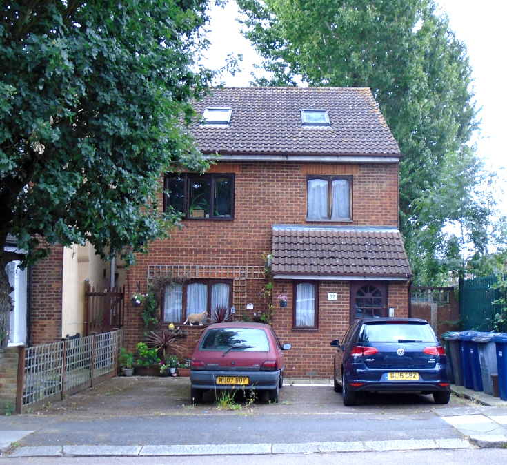 Pembroke Road, N10