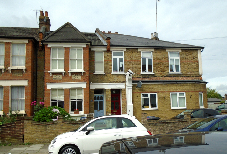 Pembroke Road, N10
