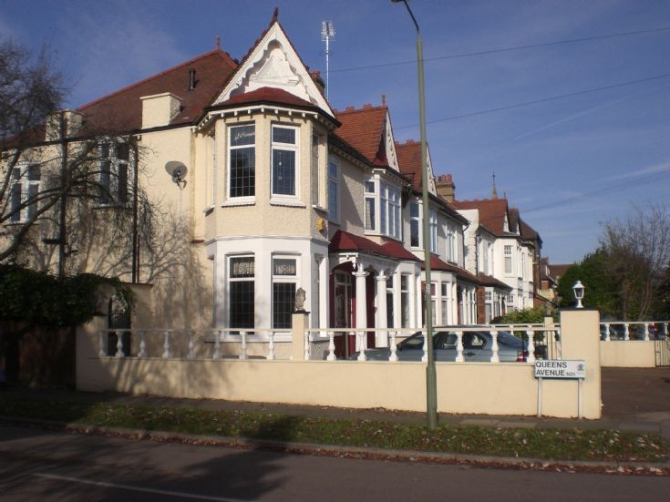 Myddelton Park, N20