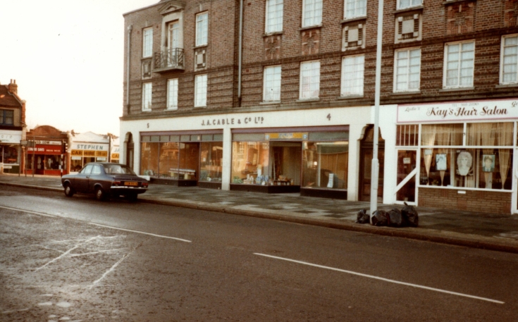 Woodhouse Road, N12